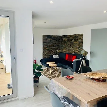 Apartamento F3 Climatise Avec Balcon Ensoleille, Proche Centre Et Thermes - Amelie-les-bains - Fr-1-703-80 *