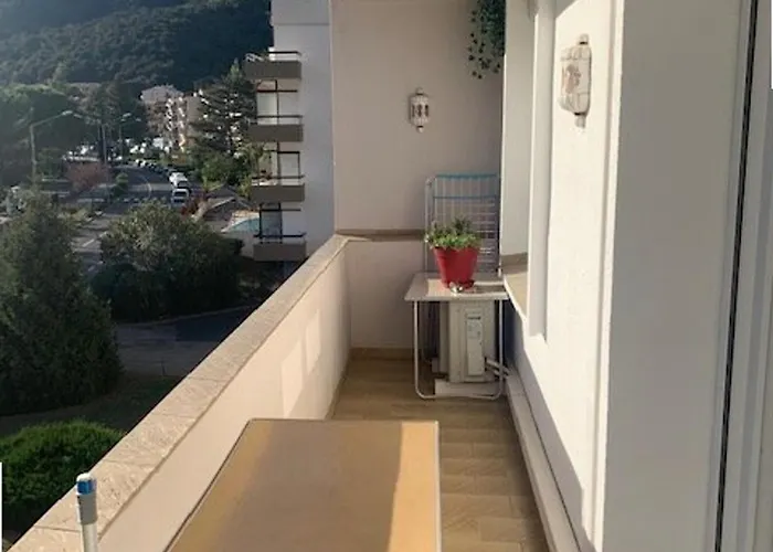 Apartamento F3 Climatise Avec Balcon Ensoleille, Proche Centre Et Thermes - Amelie-les-bains - Fr-1-703-80 *