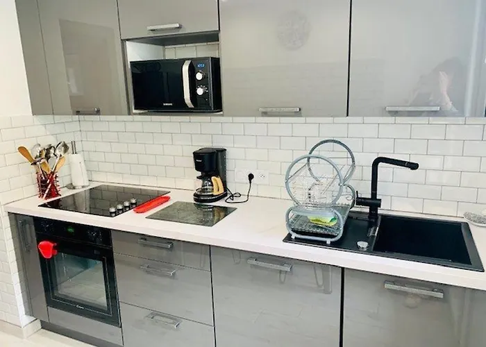 F3 Climatise Avec Balcon Ensoleille, Proche Centre Et Thermes - Amelie-les-bains - Fr-1-703-80 Apartamento